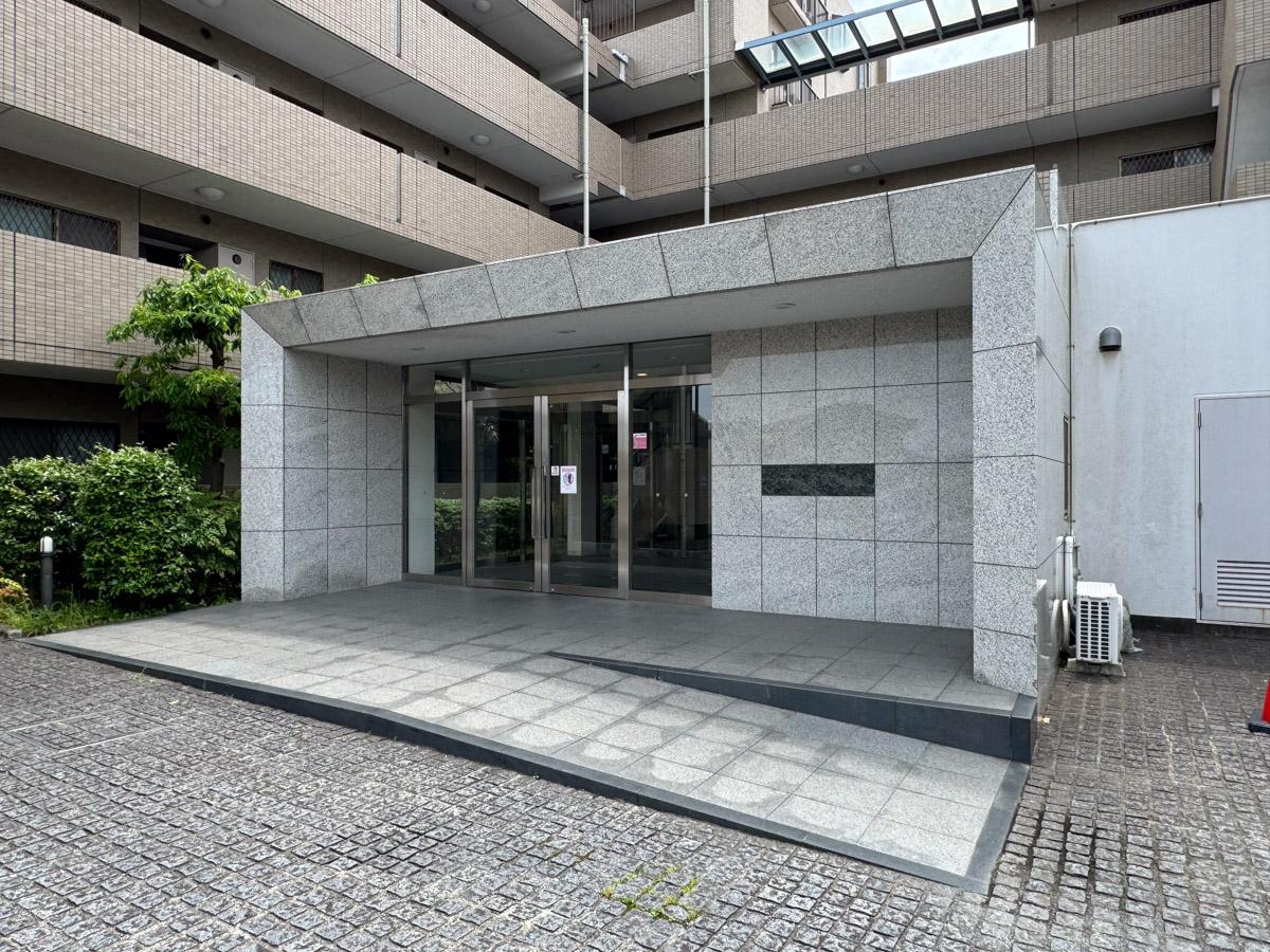 横浜市金沢区能見台の賃貸物件/エントランス