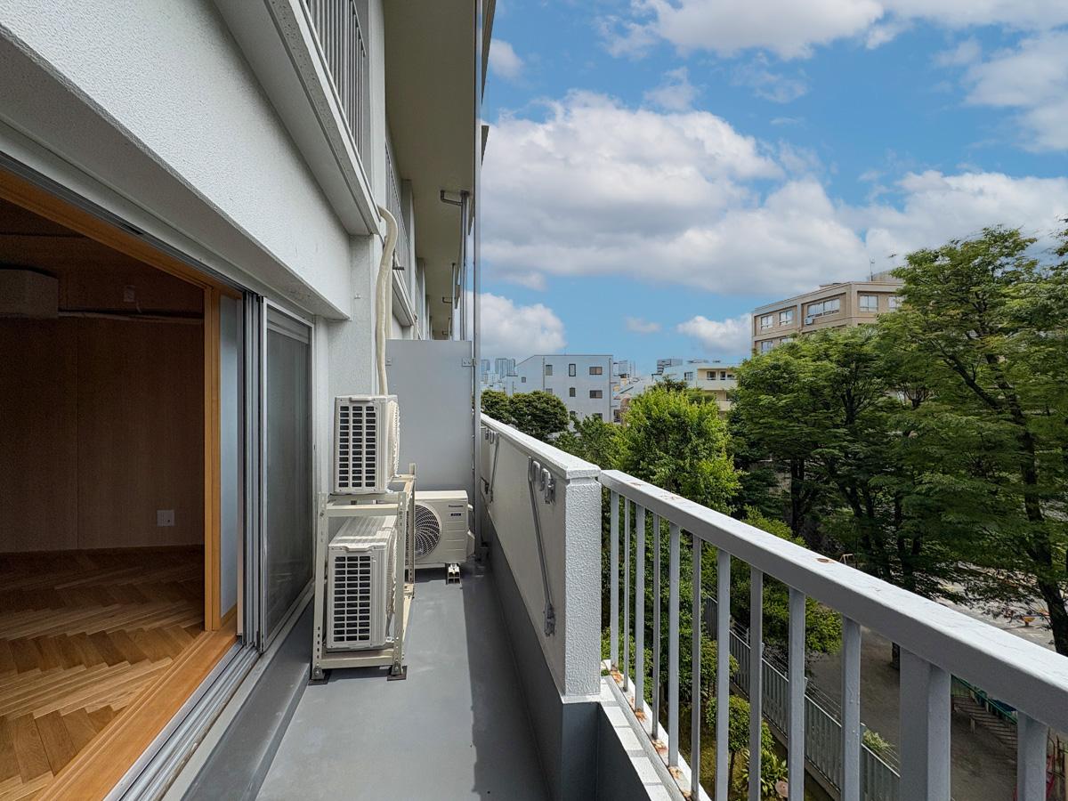 新宿区弁天町の賃貸物件/バルコニー