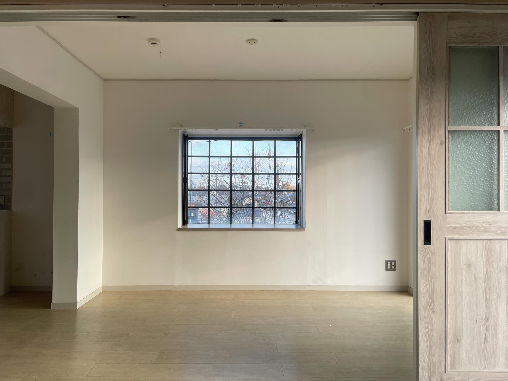 杉並区西荻南の賃貸物件/洋室からリビングに向かって