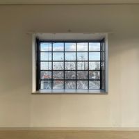 杉並区西荻南の賃貸物件/出窓の先に見える景色もいい。今の時期は葉が落ちた木が見える