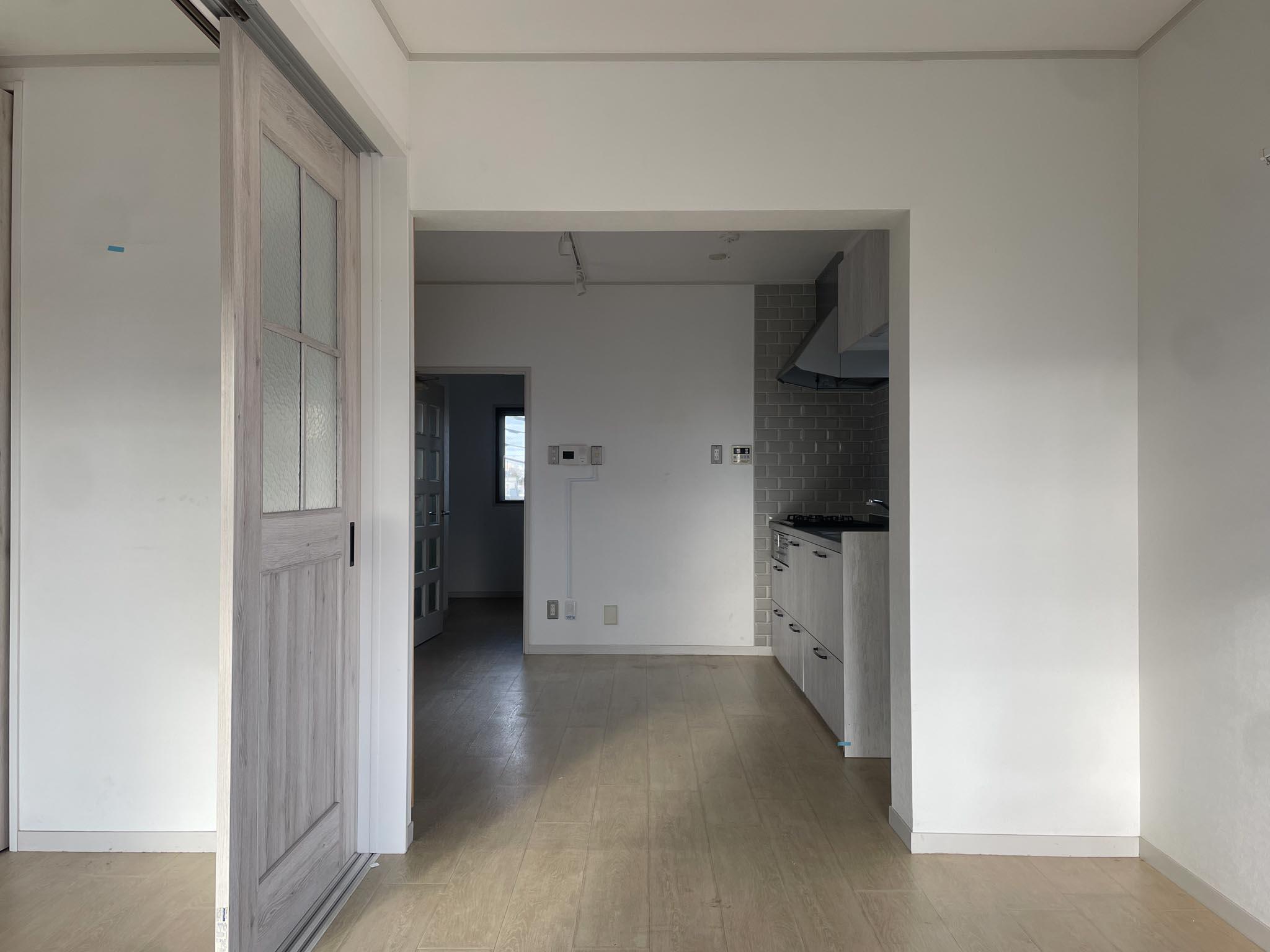 杉並区西荻南の賃貸物件/キッチンのほうへ行ってみます