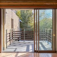 杉並区成田西の賃貸物件/2階：大きいサイズの掃き出し窓