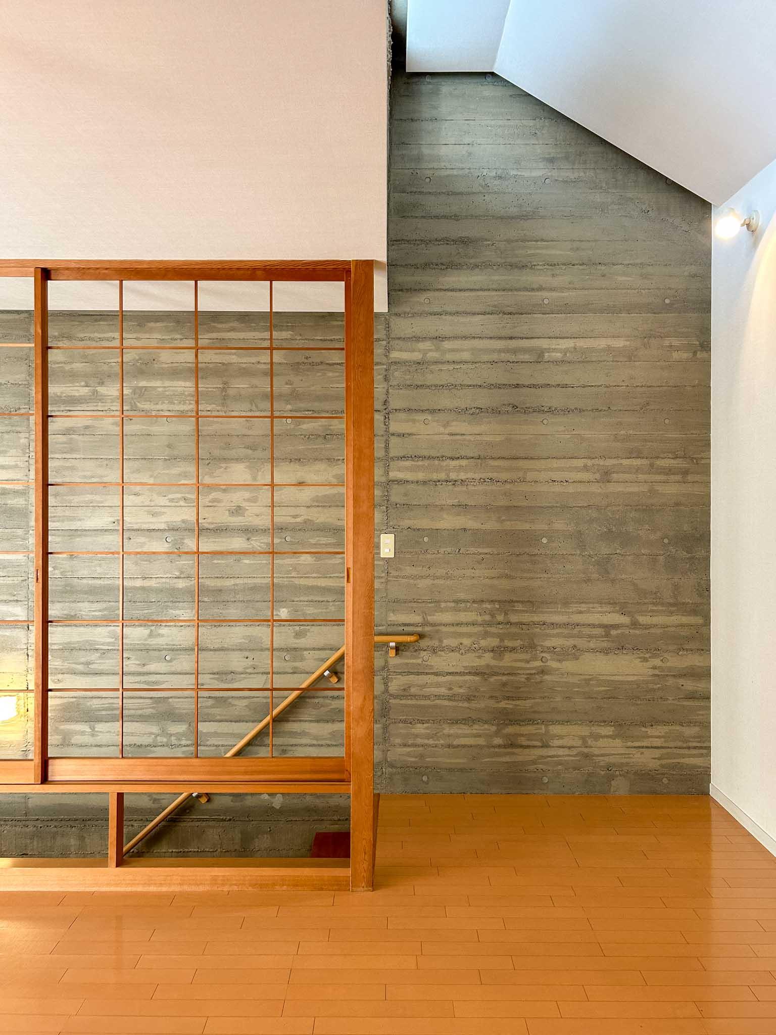 杉並区成田西の賃貸物件/2階：リビングの北側は少し天井が上がっています