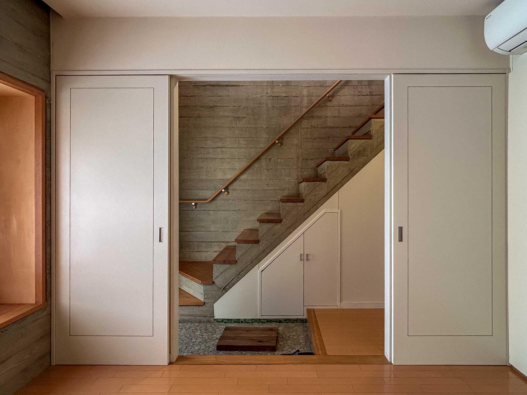 杉並区成田西の賃貸物件/1階：広さは5帖ほど。すぐ隣に玄関があります