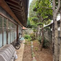 葛飾区宝町の賃貸物件/ささやかな庭に面しています。こちらを店舗として活用することも可能です