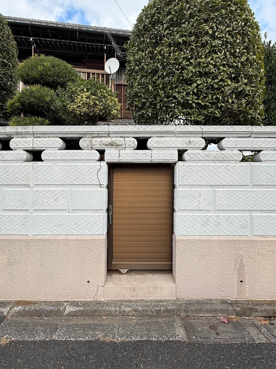 葛飾区宝町の賃貸物件/通りから直接庭に入れる小さな勝手口。こちらも生かしたら面白そう