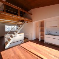 武蔵野市吉祥寺南町の賃貸物件/A号室：こちらも天井高3mオーバーと開放的なリビング