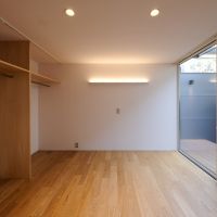 武蔵野市吉祥寺南町の賃貸物件/A号室：寝室。雰囲気の良い間接照明が取り付けられています