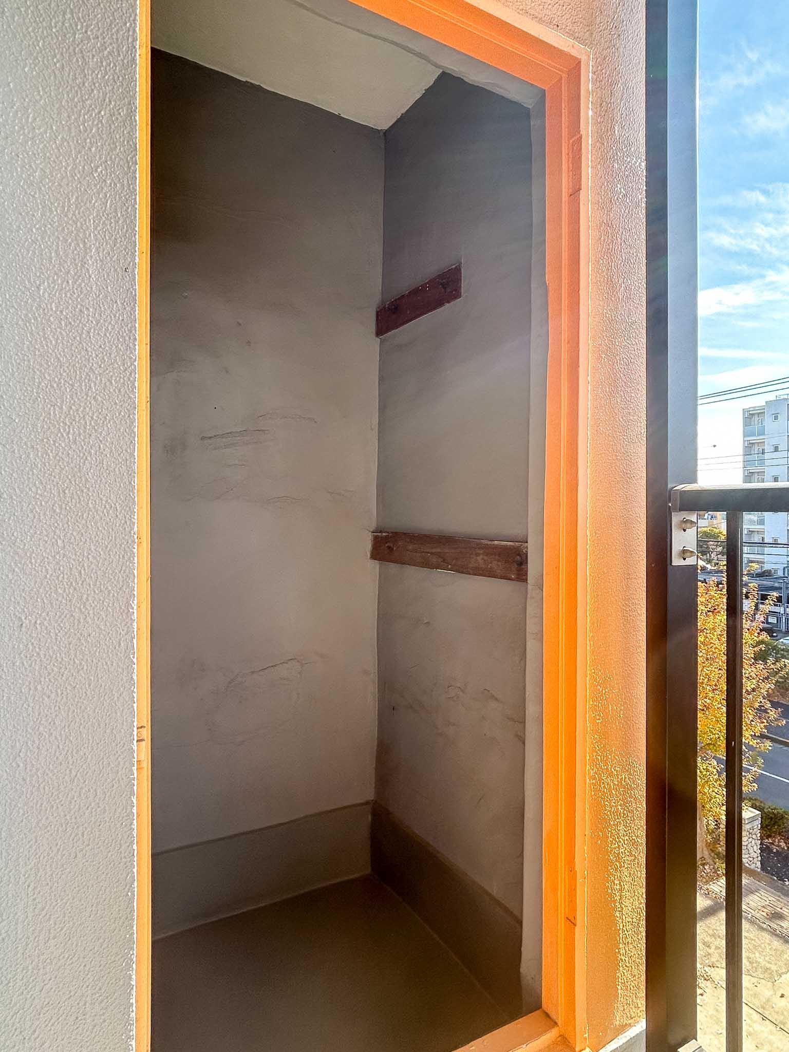 足立区東綾瀬の賃貸物件/306号室：ベランダの倉庫