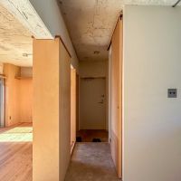 足立区東綾瀬の賃貸物件/306号室：玄関側をみる