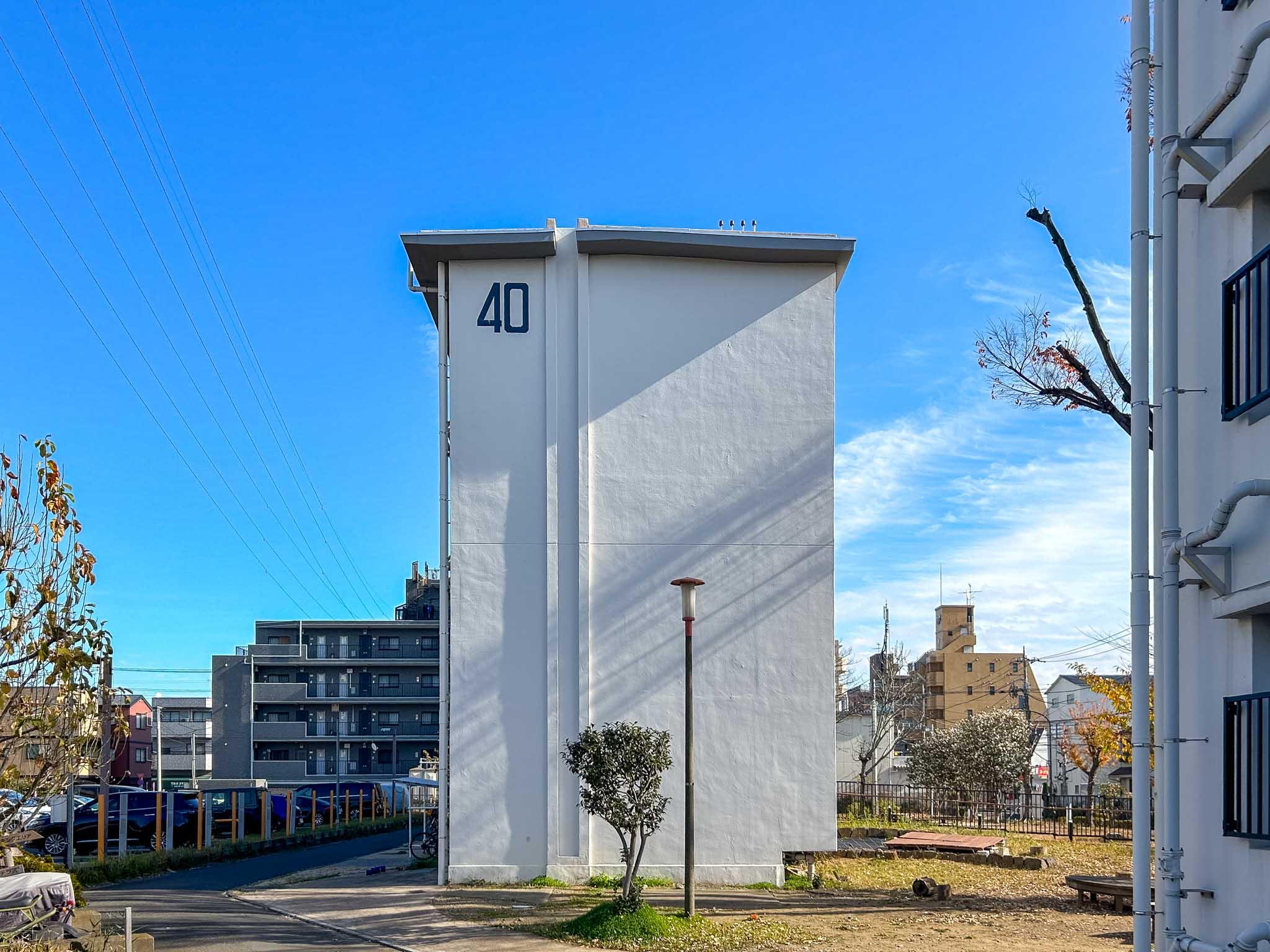 足立区東綾瀬の賃貸物件/凛々しい建物の横顔