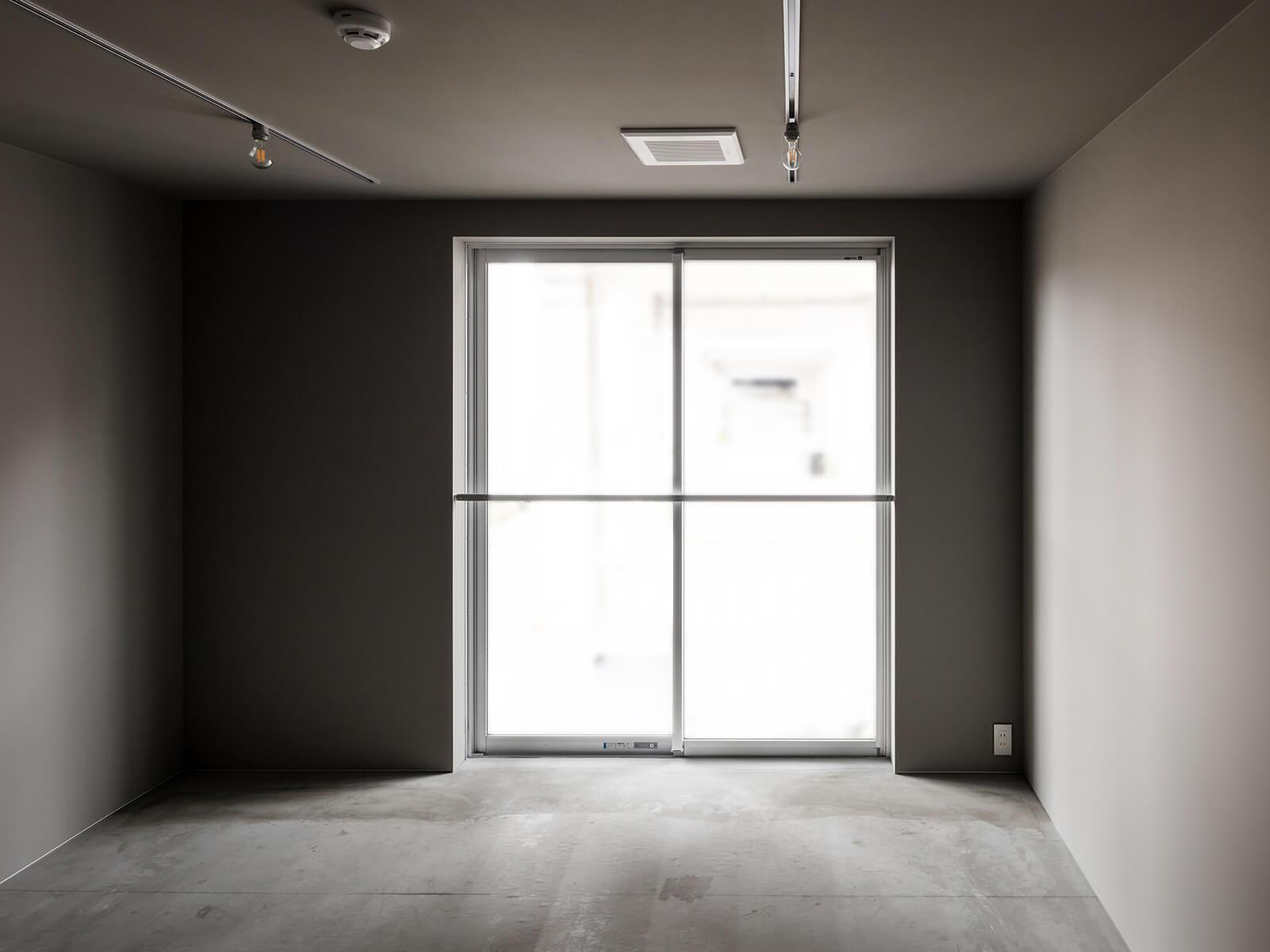 大田区大森西の賃貸物件/今回募集するA2区画は6帖ほど、大きな窓があり息苦しさはなさそうです