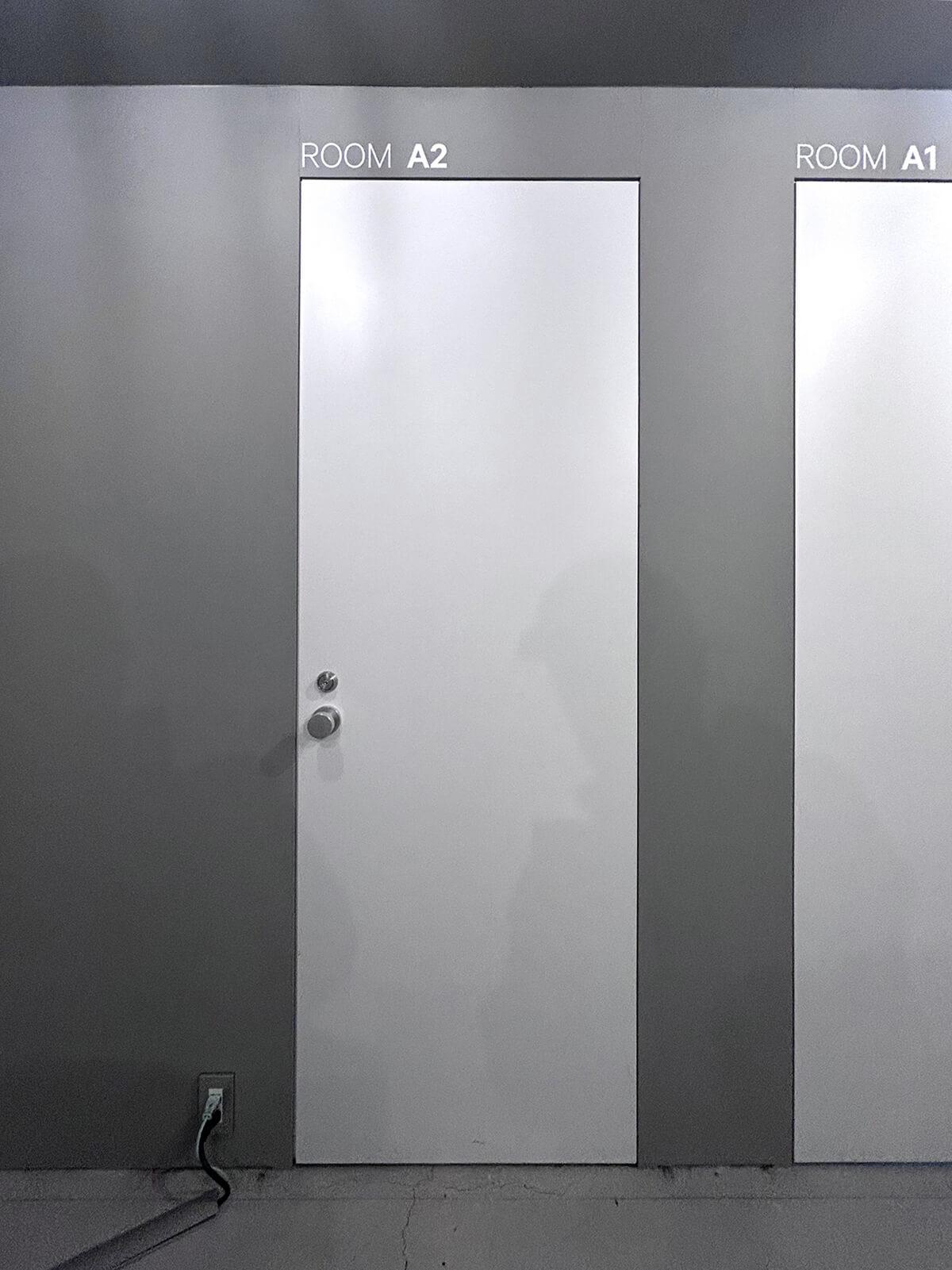 大田区大森西の賃貸物件/2階は個室のブースが8つ並んでいます