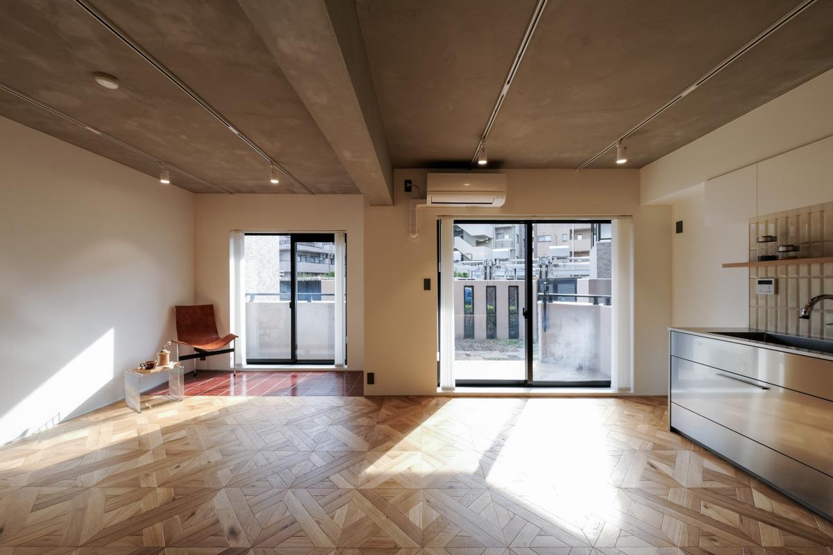 世田谷区千歳台の売買物件/カーテンを開けると光が飛び込んできます