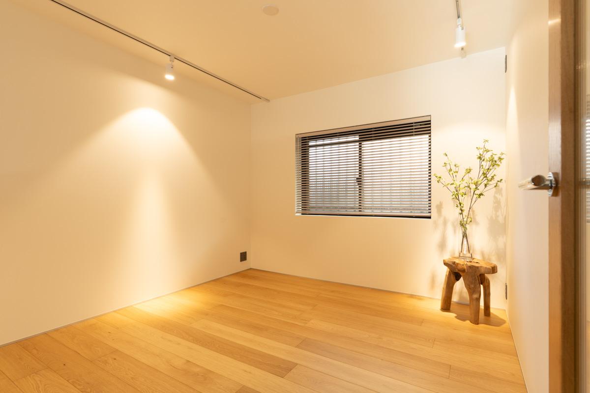 世田谷区千歳台の売買物件/玄関側の洋室