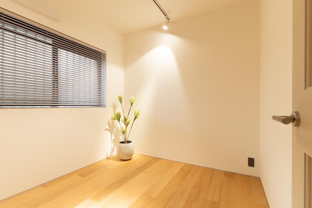 世田谷区千歳台の売買物件/東側の洋室