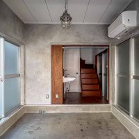 墨田区押上の賃貸物件/1階：土間の広さは4.4帖ほど。居住スペースとカーテンで区切るつくり