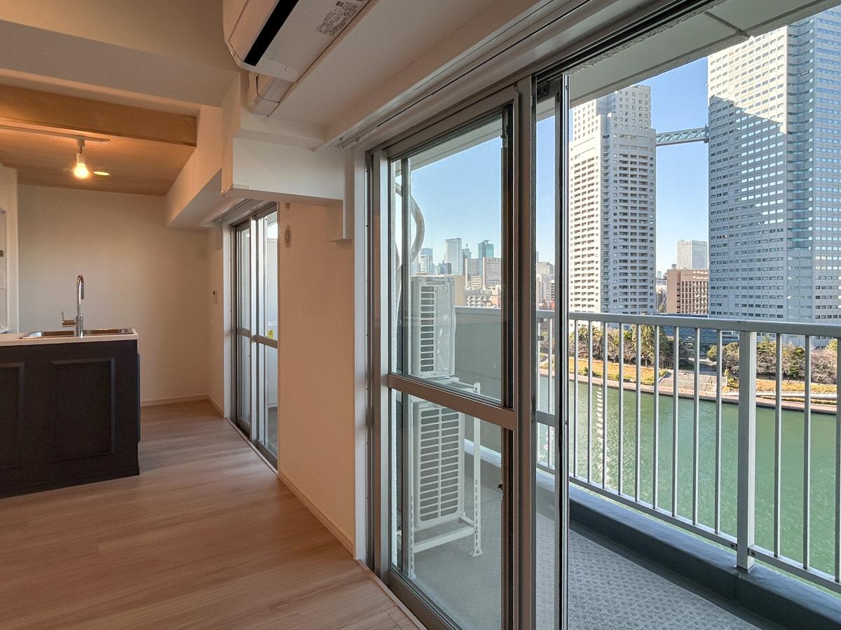 中央区月島の賃貸物件/室内からもしっかりと川が見えます。