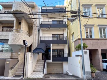 渋谷区千駄ヶ谷の賃貸物件/魅せる働く、モノトーン