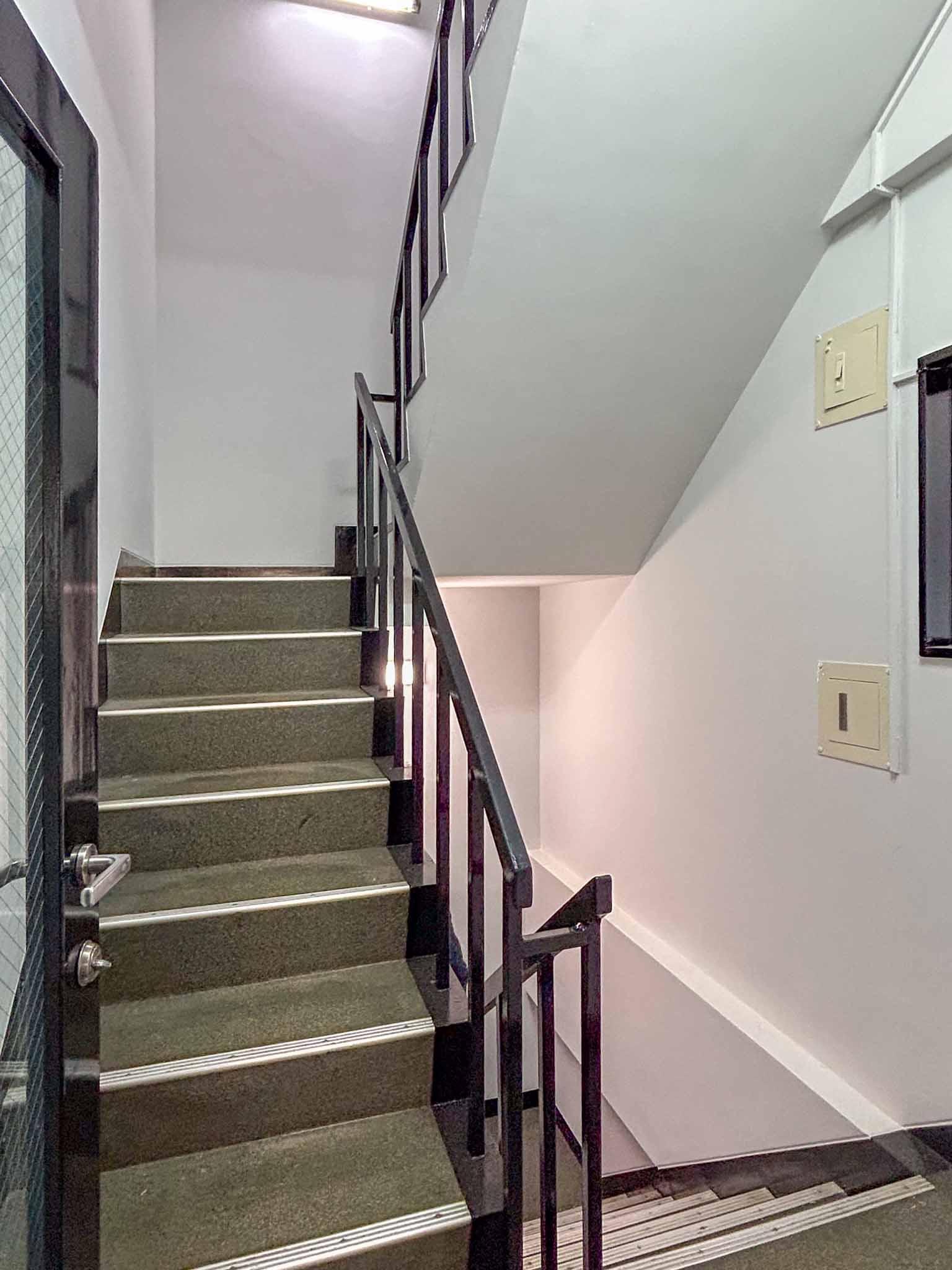 渋谷区千駄ヶ谷の賃貸物件/階段