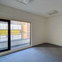 渋谷区千駄ヶ谷の賃貸物件/2階・3階：窓際のスペース