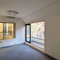 渋谷区千駄ヶ谷の賃貸物件/4階：窓際のスペース