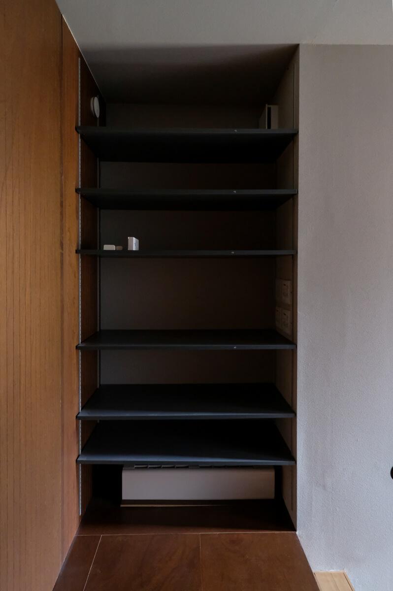 神奈川県横浜市港北区菊名の売買物件/2階階段手前の棚