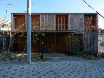 神奈川県横浜市港北区菊名の売買物件/坂の途中の「木の箱」