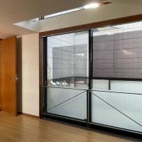 豊島区南長崎の賃貸物件/2F、洋室5：奥まった位置にありますが、窓が大きく明るい