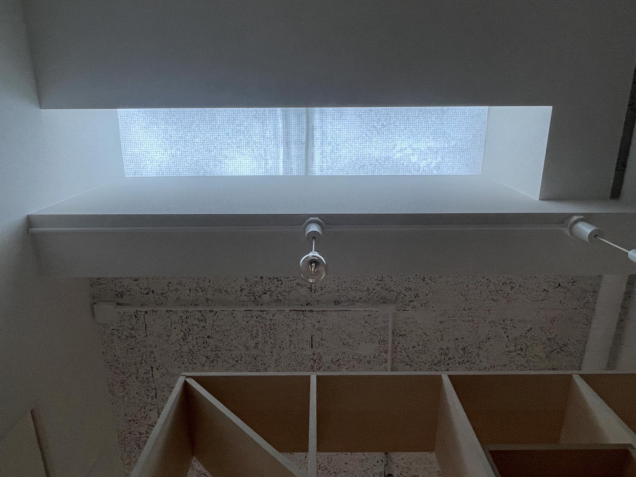 港区麻布狸穴町の賃貸物件/見上げると天窓からふんわりと光が降り注ぎます