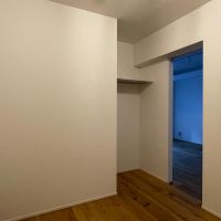 港区麻布狸穴町の賃貸物件/4.6畳サービスルーム：収納は入り口付近に少し