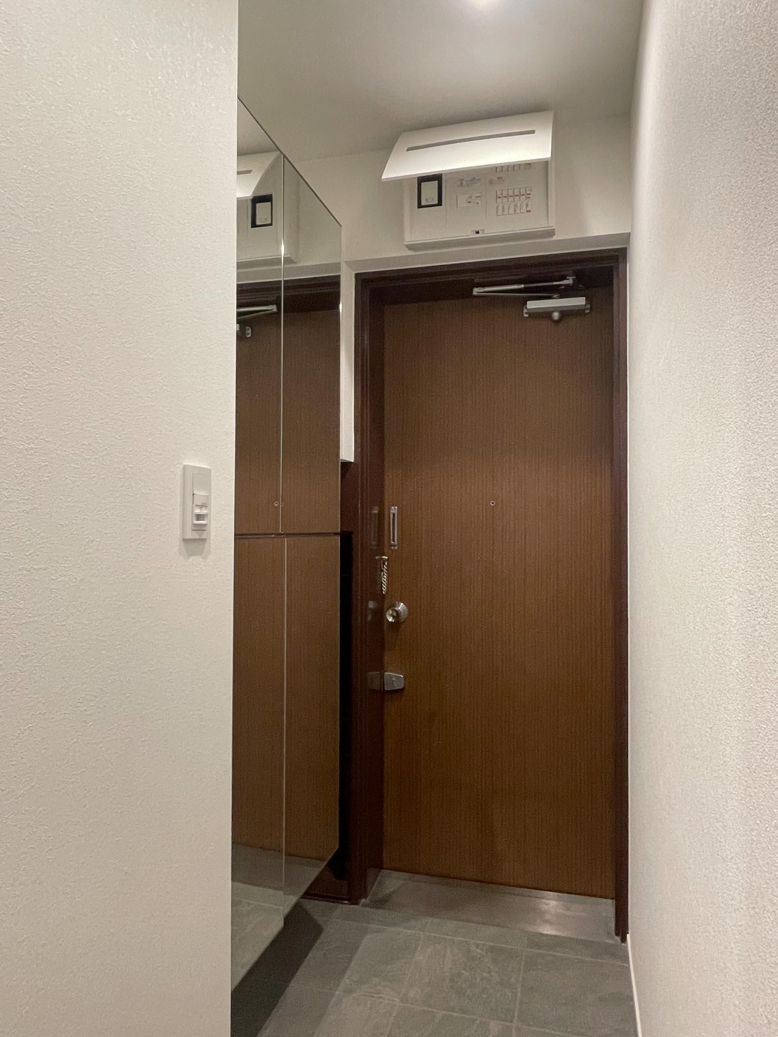 港区麻布狸穴町の賃貸物件/玄関