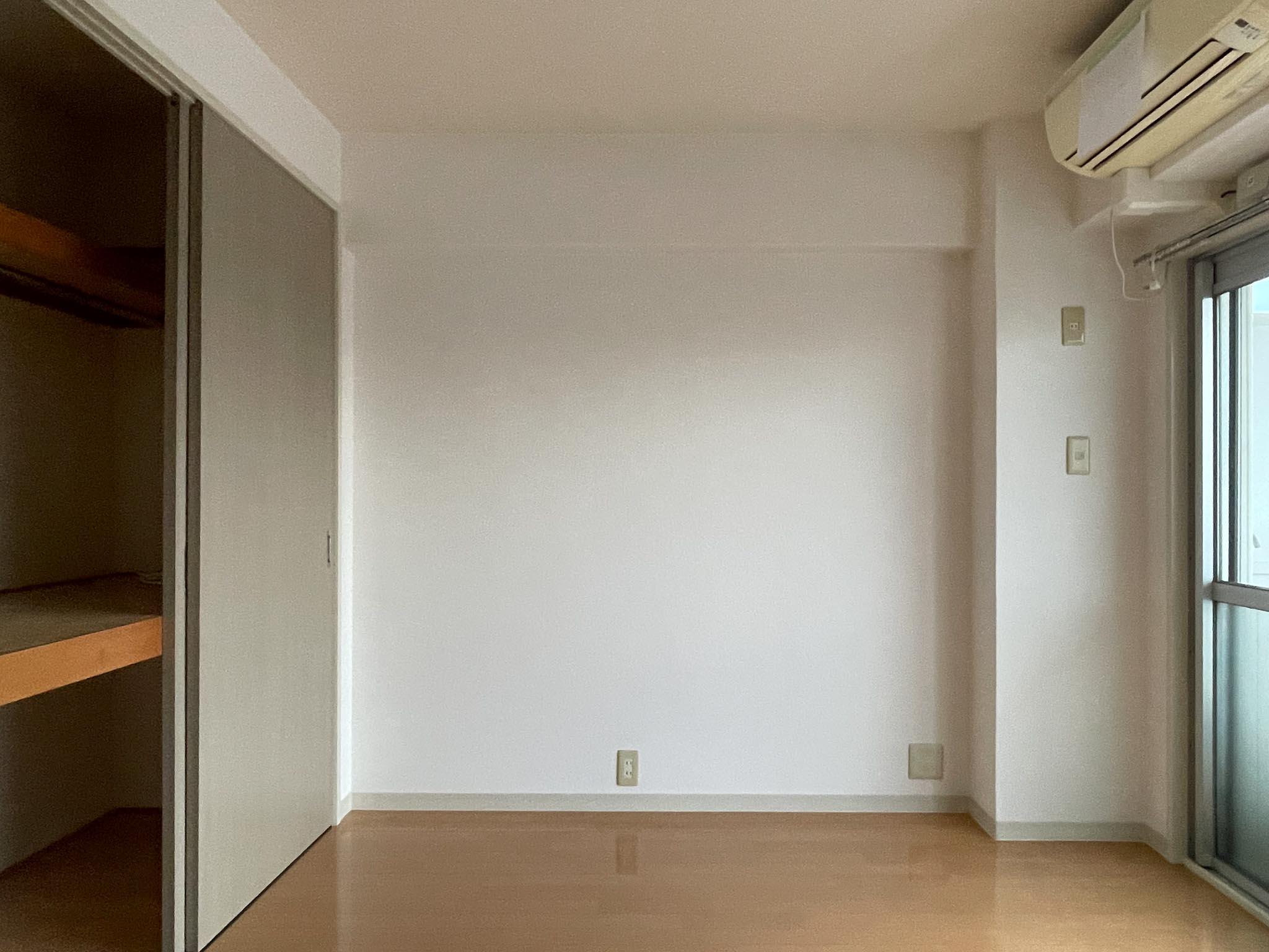 板橋区坂下の賃貸物件/上階：ただただシンプルな6畳の洋室。コンパクトで可愛いリビングにまとめましょう