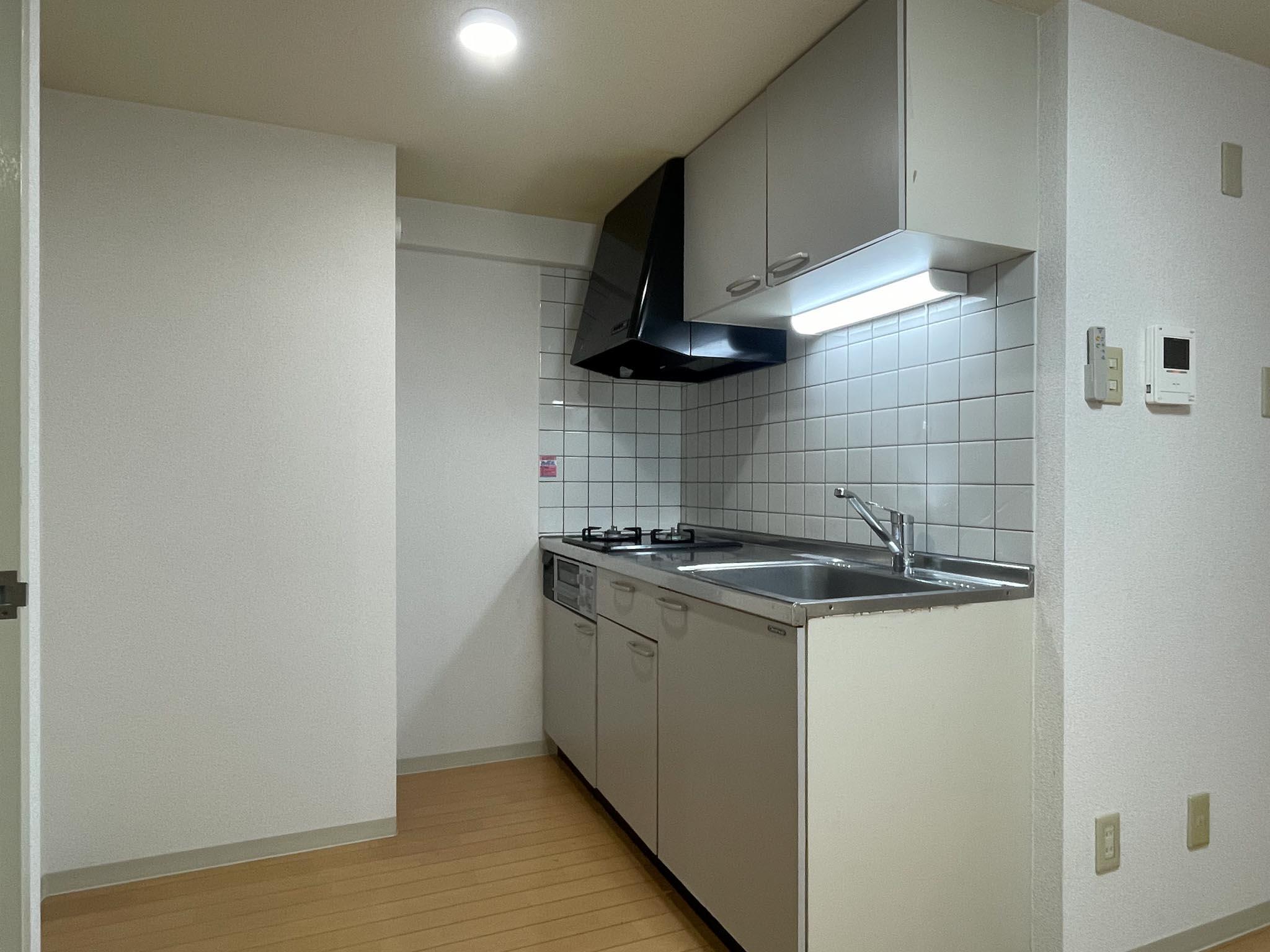 板橋区坂下の賃貸物件/上階：キッチンまわり。冷蔵庫は背面に置きます