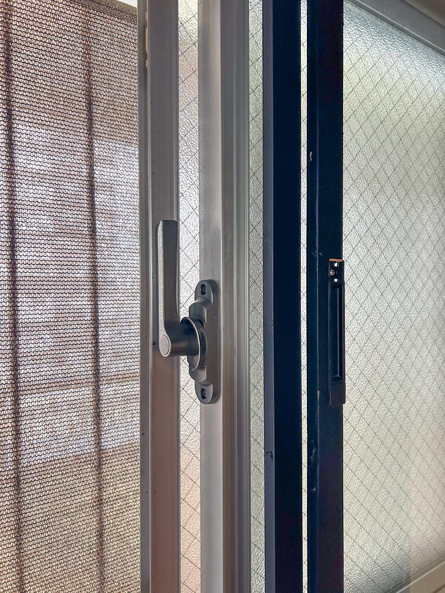 渋谷区幡ヶ谷の賃貸物件/車の騒音対策として、すべての窓が二重窓になっています