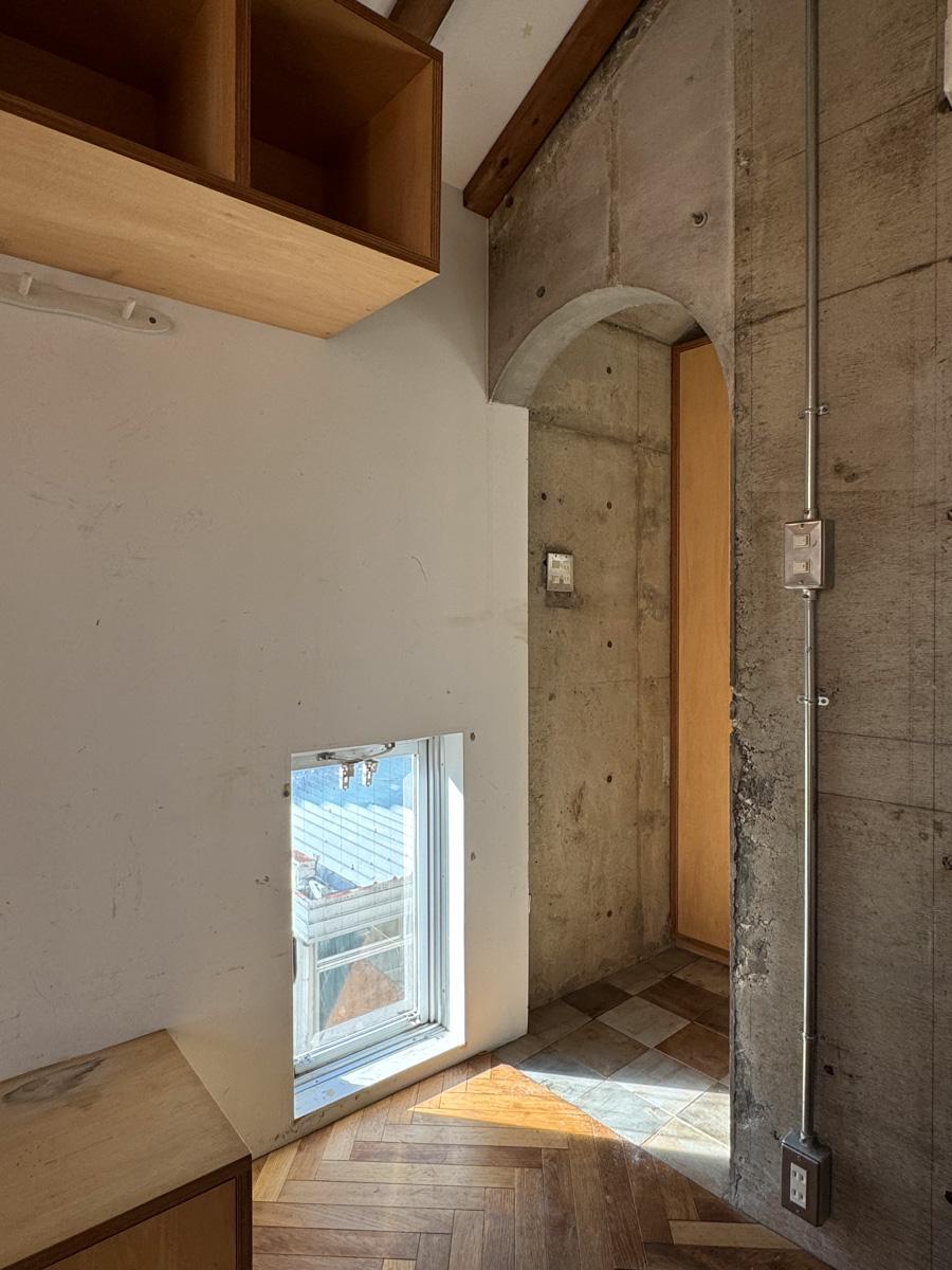 港区赤坂の売買物件/可愛らしいアーチ状の出入り口