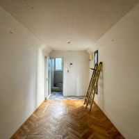 港区赤坂の売買物件/道路より低い位置ですが、光が入る設計