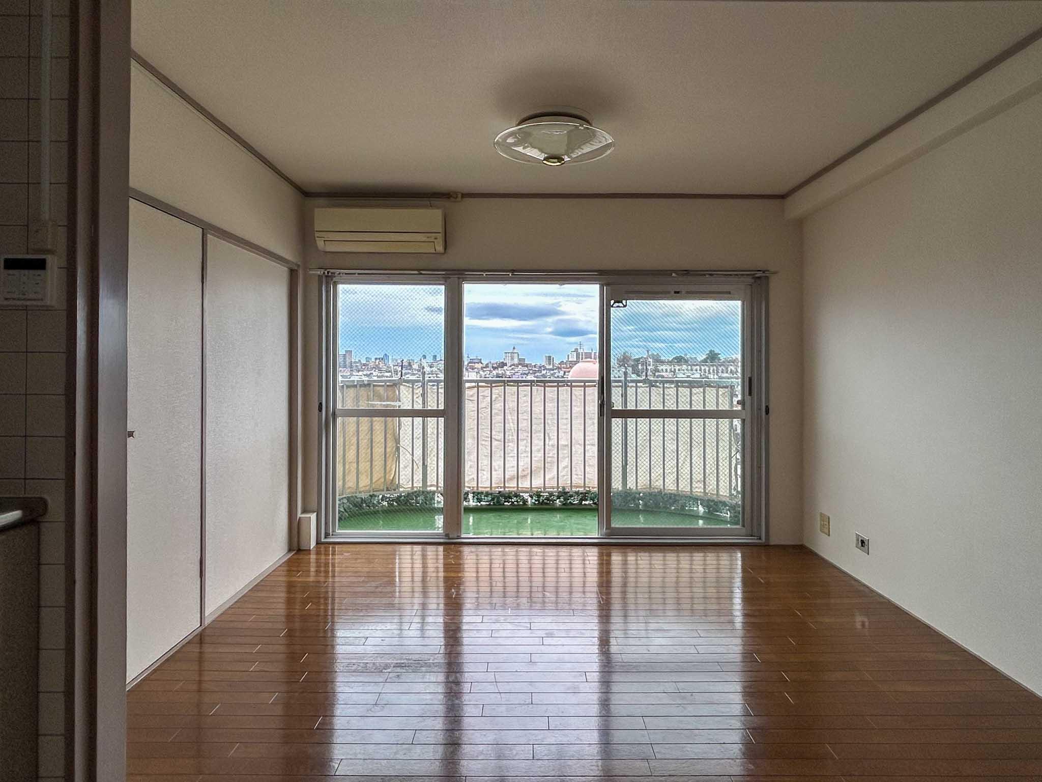 世田谷区下馬の賃貸物件/リビング。晴れた日はたっぷりと光が入りそう