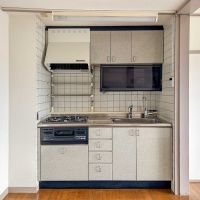 世田谷区下馬の賃貸物件/キッチン。装飾のないごくシンプルなつくり