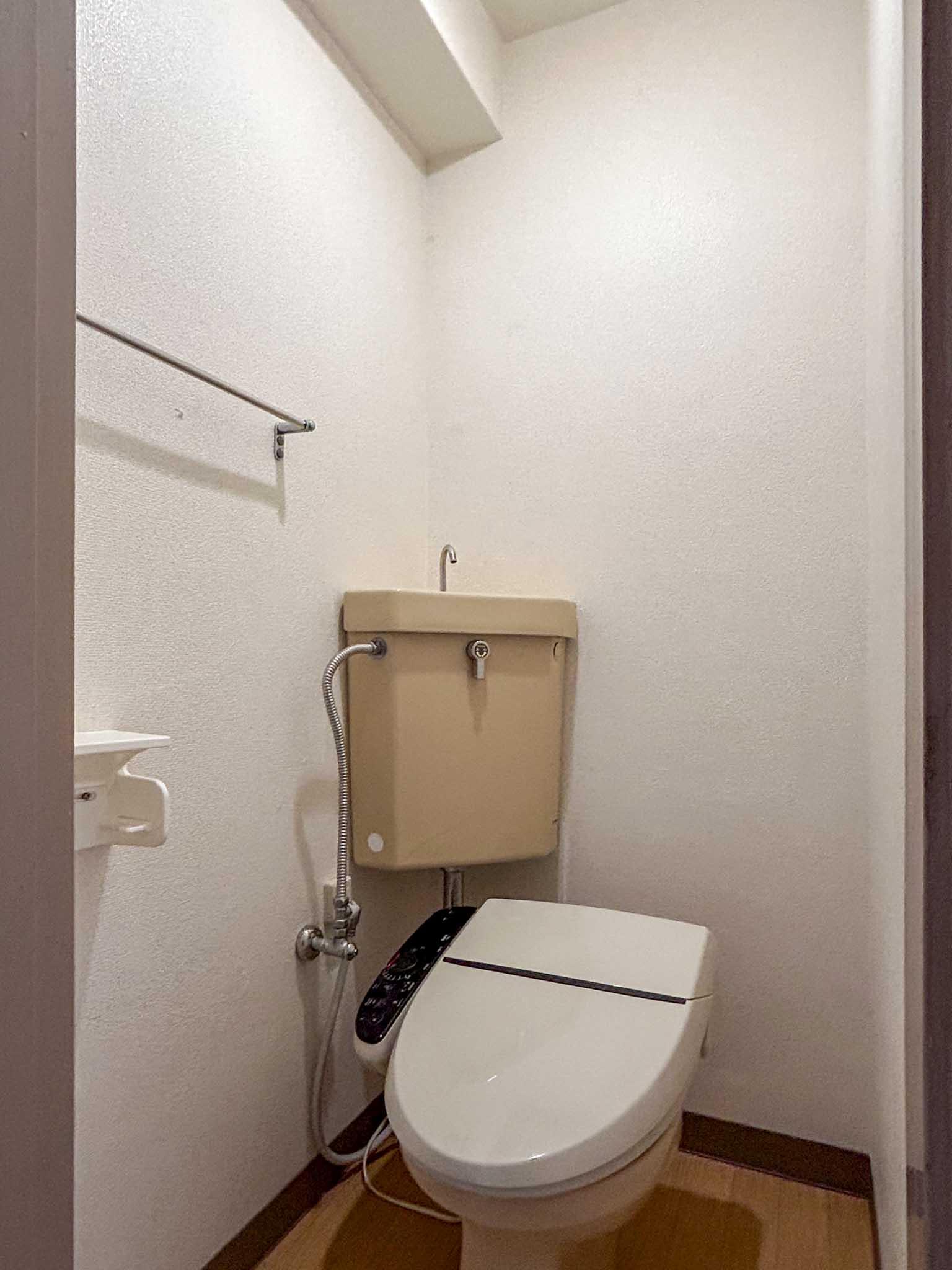 世田谷区下馬の賃貸物件/トイレ。ウォシュレットは残置物扱い
