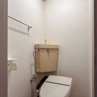 世田谷区下馬の賃貸物件/トイレ。ウォシュレットは残置物扱い