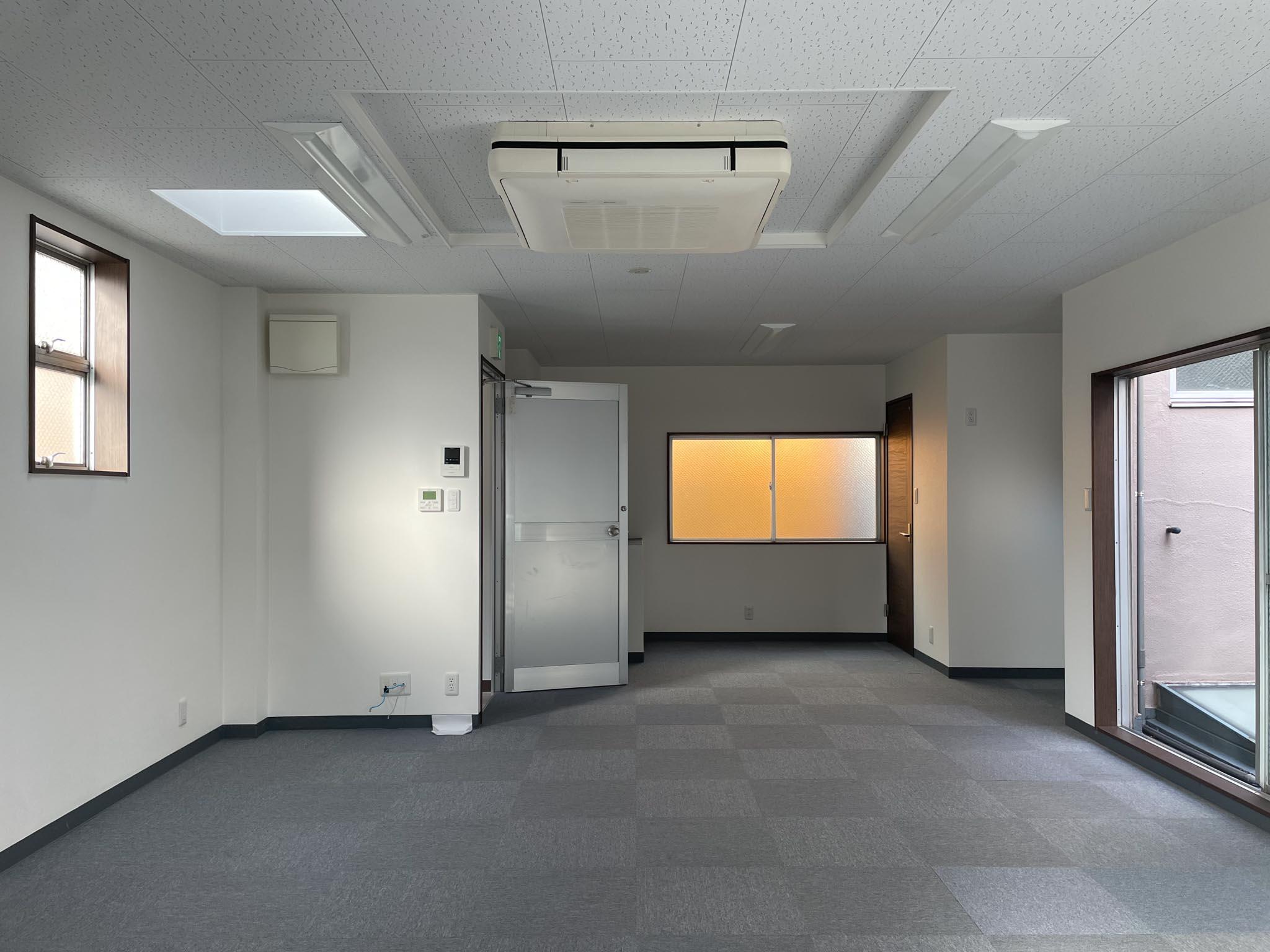 江東区亀戸の賃貸物件/3F：北に向かって。外階段がある分、2Fより少し狭いです