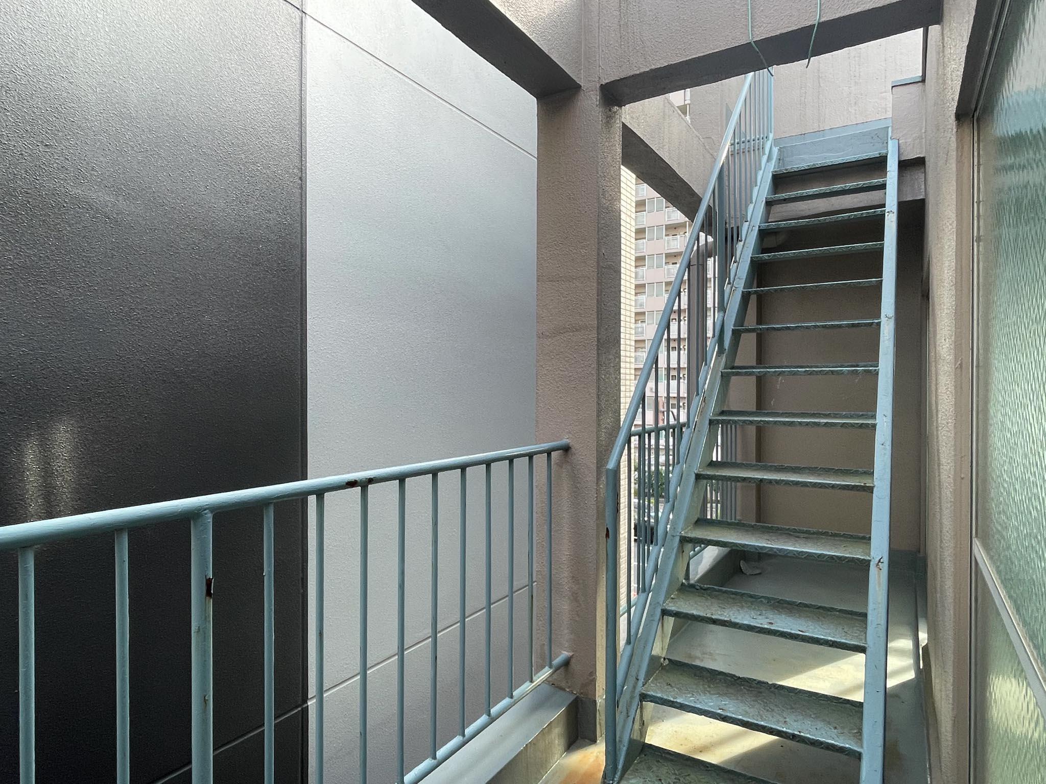 江東区亀戸の賃貸物件/屋上へ上がります