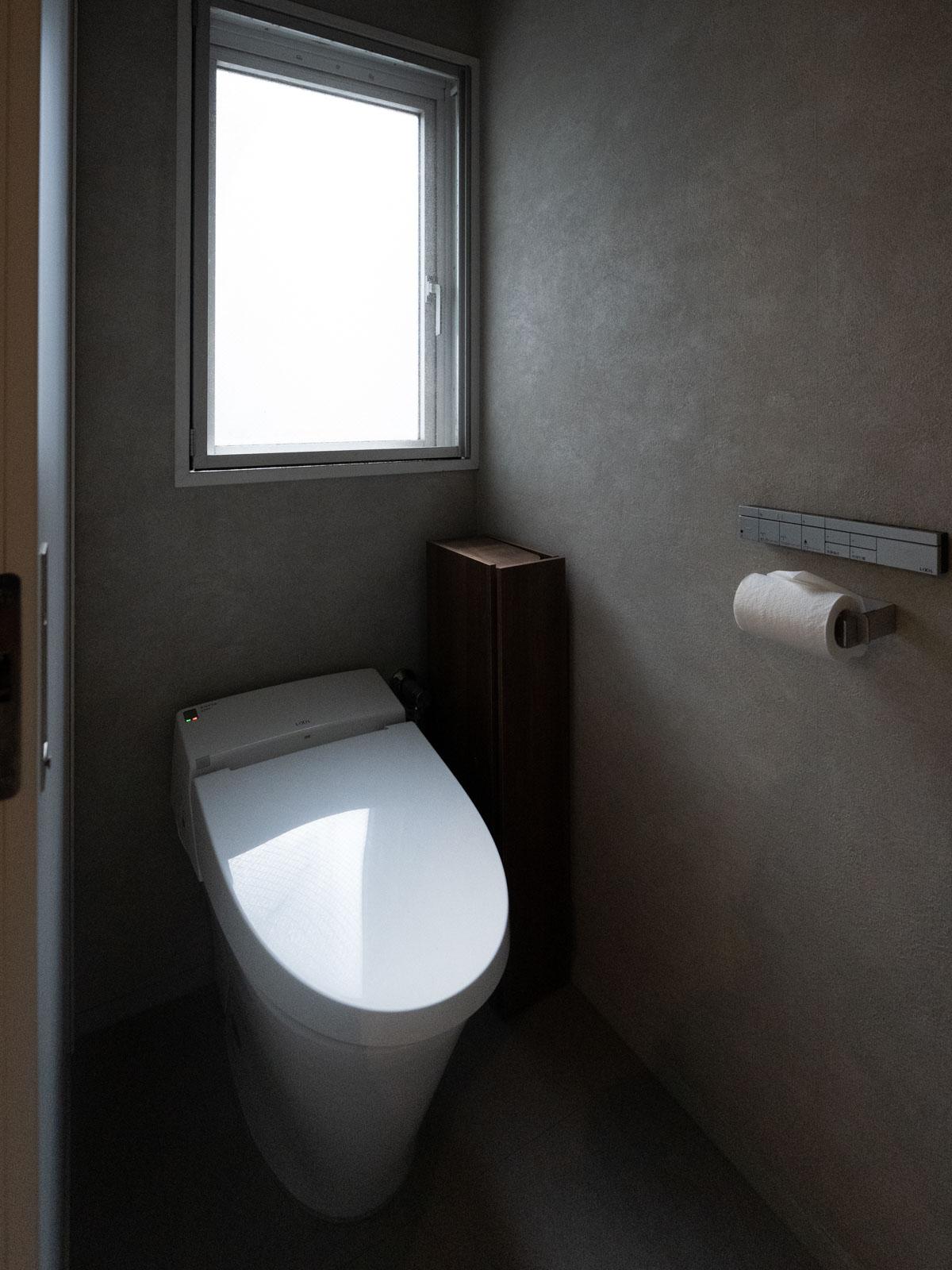 台東区浅草の売買物件/ウォシュレット付きトイレ