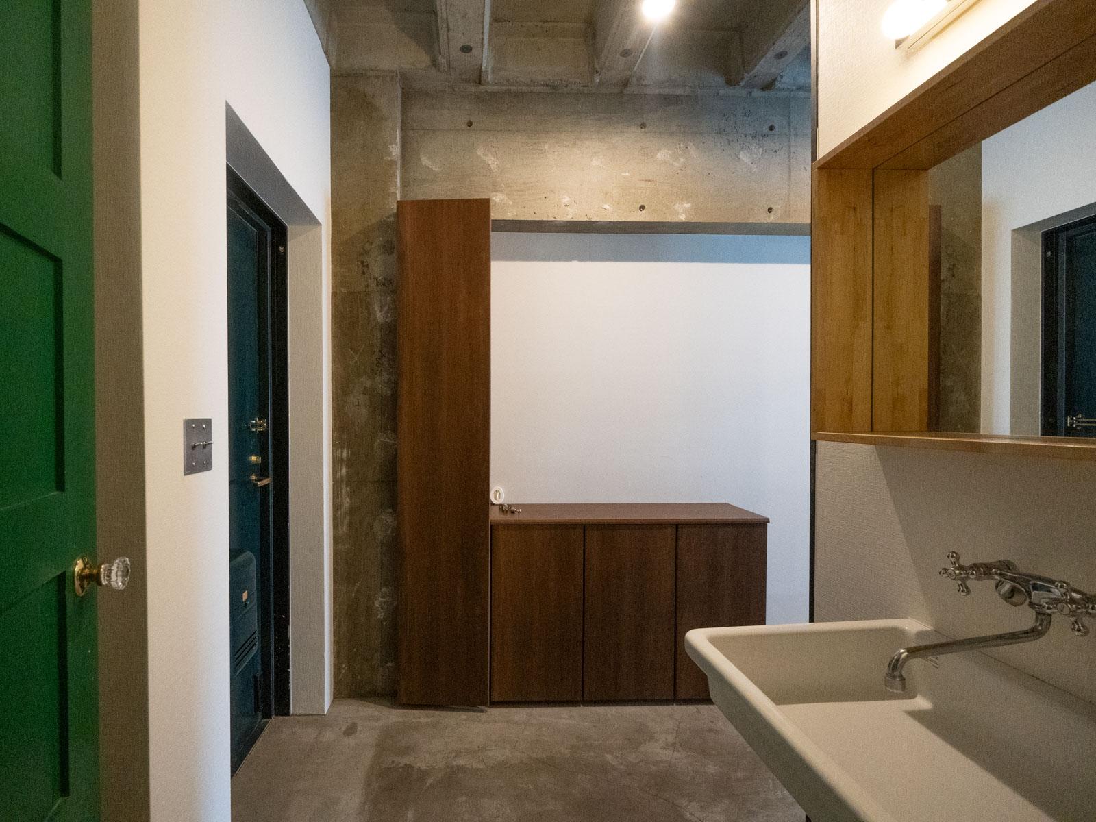 台東区浅草の売買物件/靴棚も置いてありました