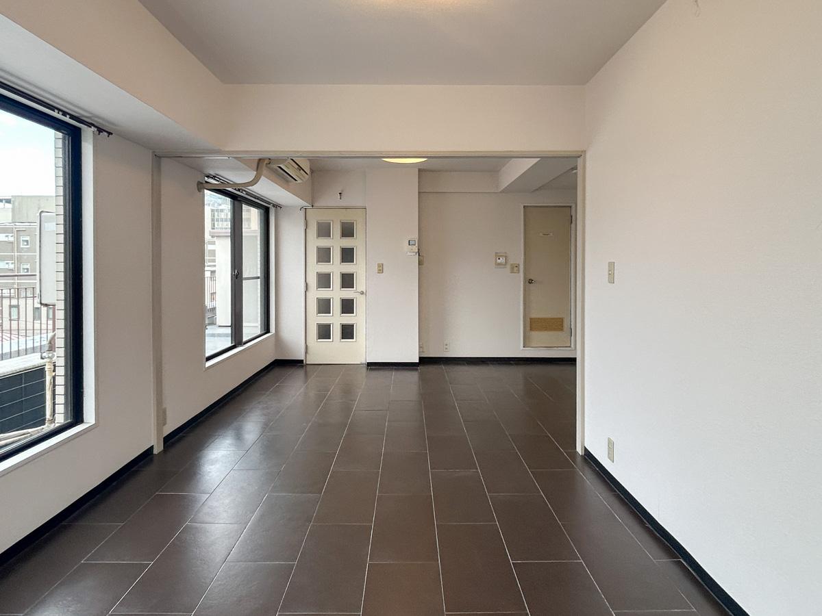 渋谷区神山町の賃貸物件/リビング別角度から