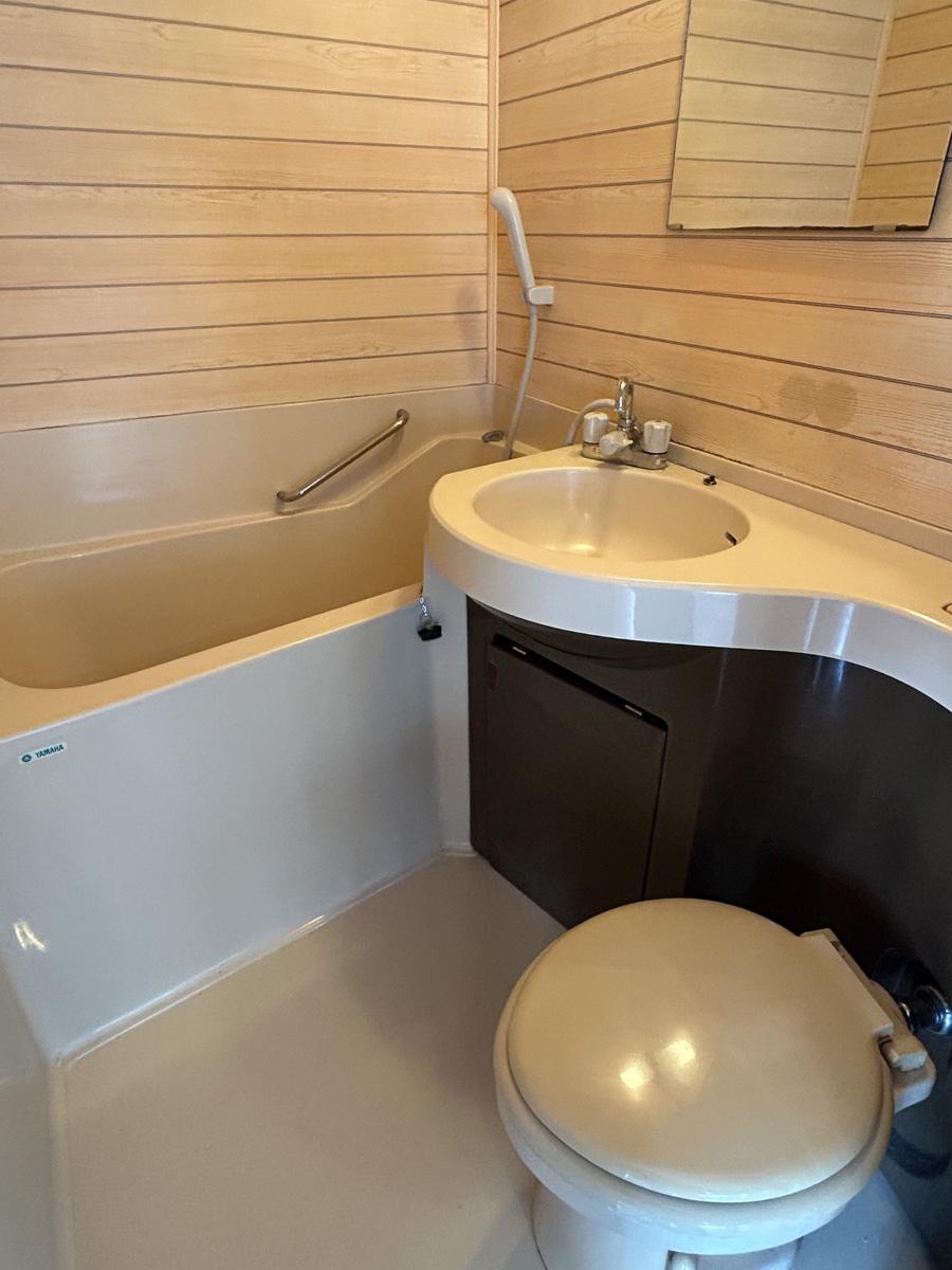 渋谷区神山町の賃貸物件/3点ユニット。かなりコンパクトなサイズ感です。