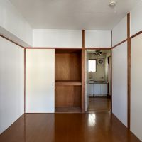 渋谷区富ヶ谷の賃貸物件/室内別角度から。押し入れを収納として活用することができます。