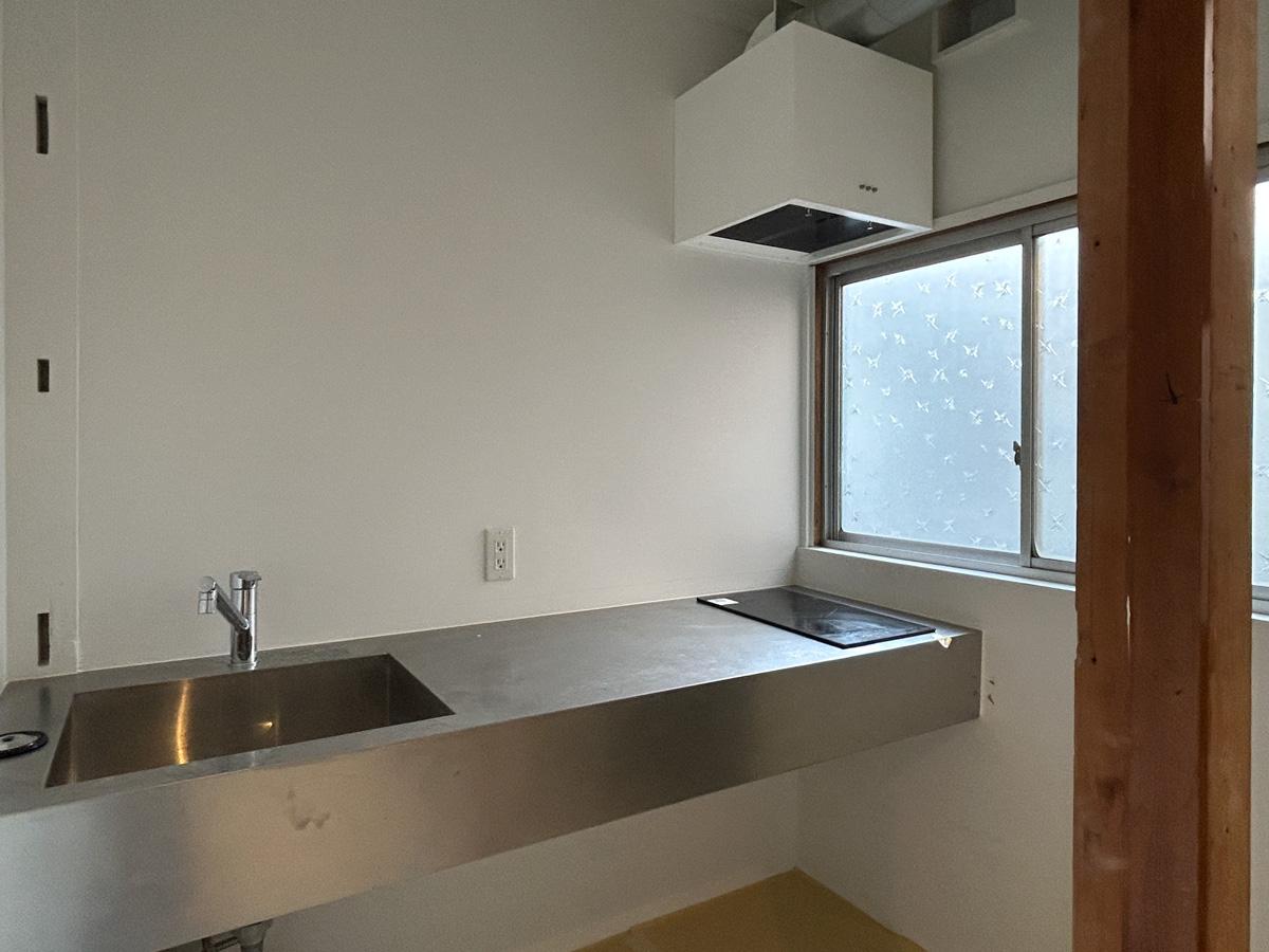 新宿区四谷の賃貸物件/キッチン。コンロはIHです。