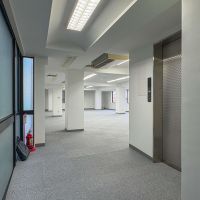 渋谷区神南の賃貸物件/エレベーターホールから続く室内。デッドスペースの少ない整形な間取り